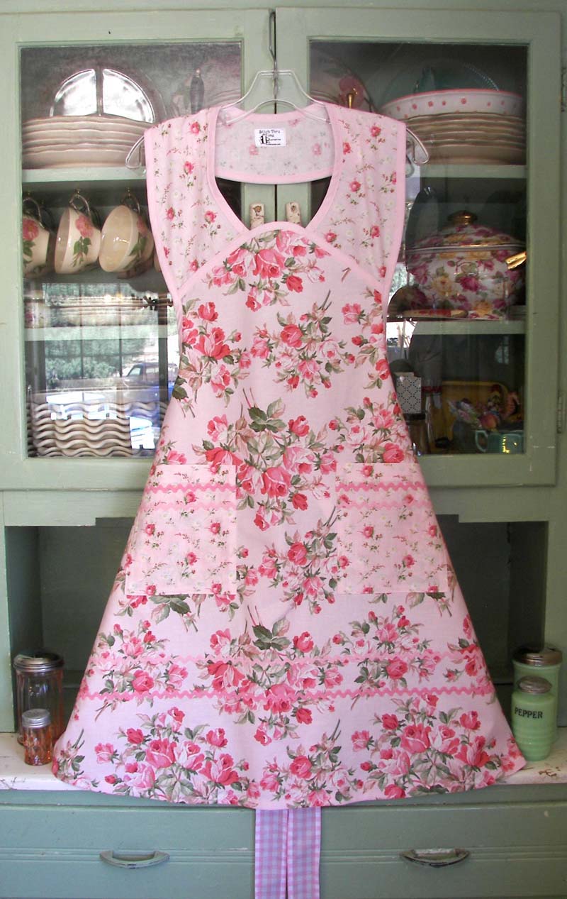 1940 Large soft pink roses