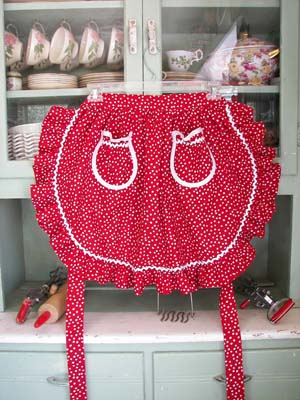 1948 Red Polka Dot Half Apron