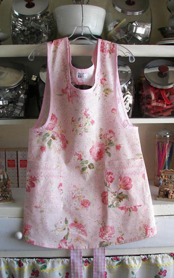 Grandma Apron Pink Tulip and Roses