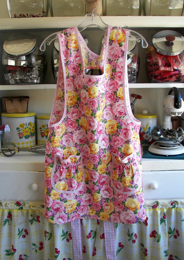 Grandma apron Rose Bouquet
