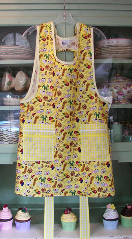 Grandma Yellow Salt and Pepper Aprons