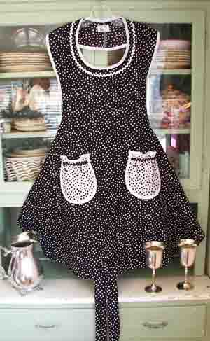 Rose apron black poka dot