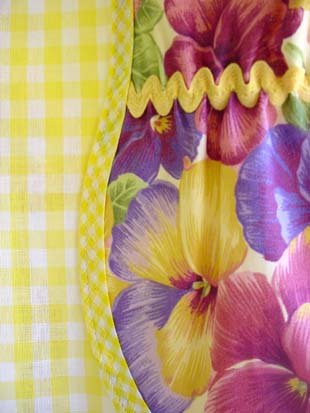 Rose yellow gingham pansy pocket