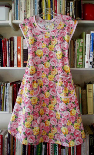 Rose rose bouquet apron