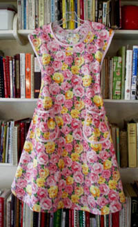 Rose apron, click for more Rose style aprons
