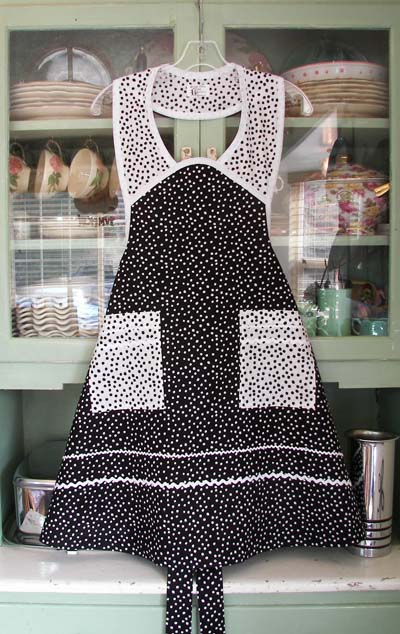 1940 black white polka dot woman apron