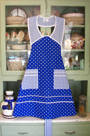 1940 in sky blue and white polka dot