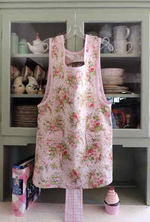 Grandma apron pink polka dot and pink roses