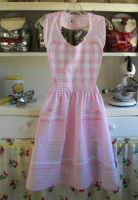Pink Heart apron, click for larger picture