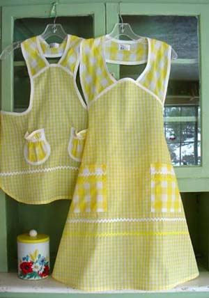 1940 Yellow Gingham Mother Daughter Aprons